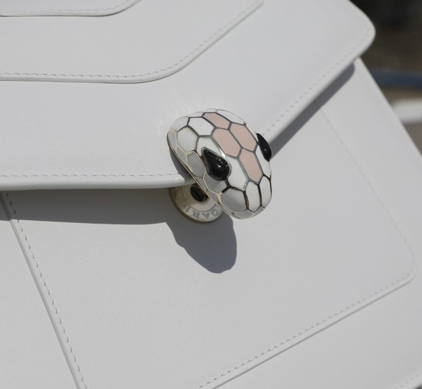  Handbags Bvlgari 3833091150 size:22.5*18.5*11 cm