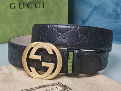 Streetwear  Belt Gucci  Signature