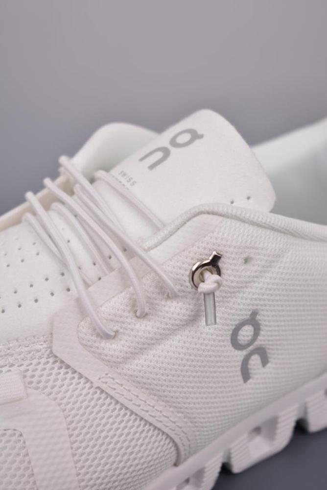 Shoes On Running Cloud 5 Undyed White (Women's)