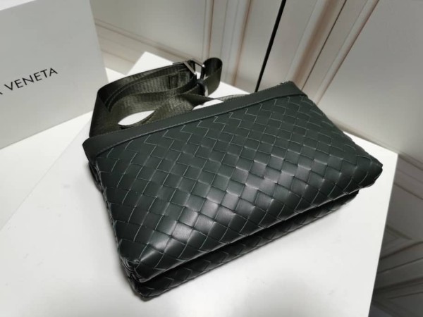Handbags Bottega Veneta 836590 size 26*17*8