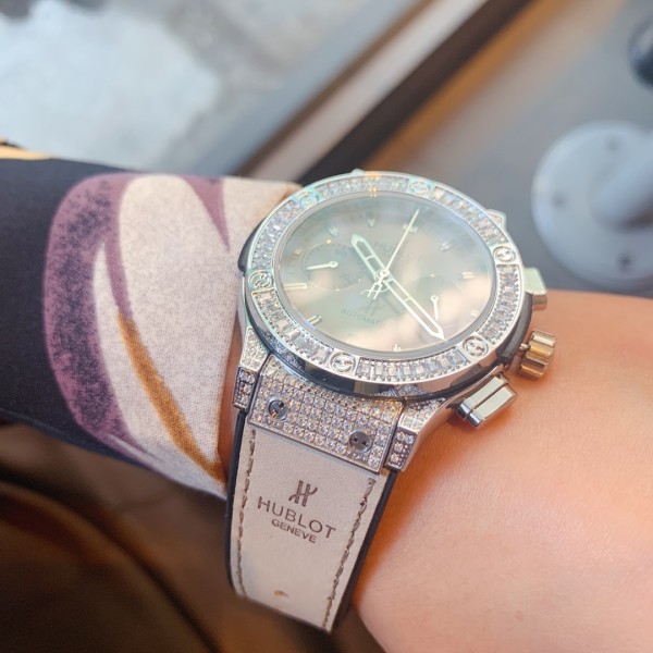 Watches Hublot  315704 size:38 mm