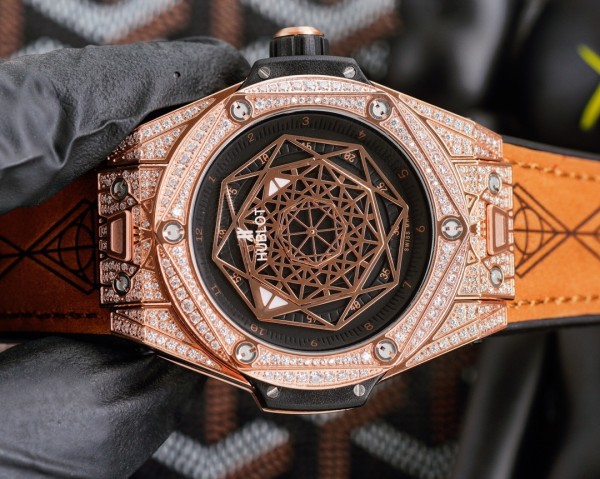 Watches  Hublot 315779 size:42*12 mm