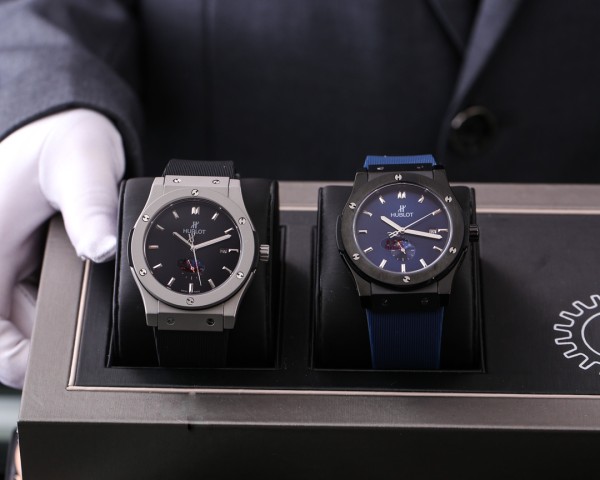 Watches Hublot  315713 size:44*13 mm
