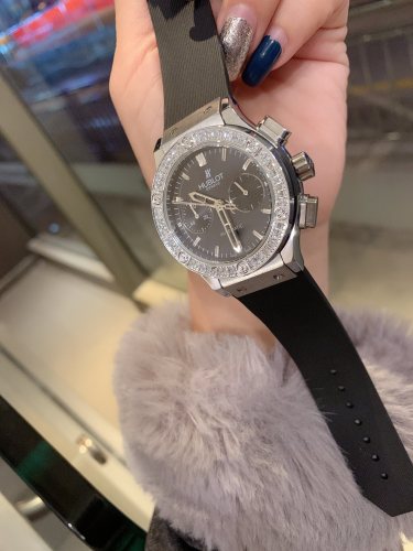 Watches Hublot  315697 size:38 mm
