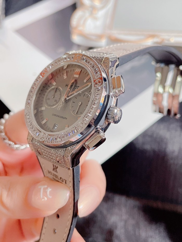 Watches  Hublot  315759 size:45 mm