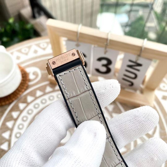 Watches Hublot  315723 size:33*13 mm