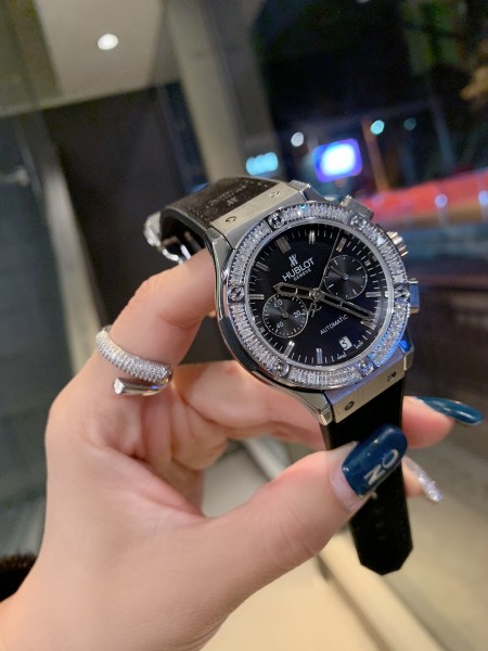 Watches Hublot  315696 size:38 mm