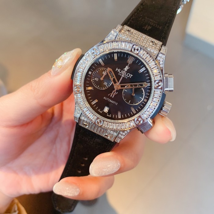 Watches Hublot  315703 size:38 mm