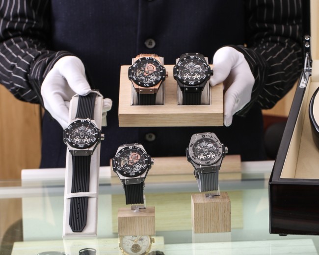 Watches Hublot  315695 size:43*12 mm