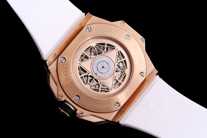 Watches  Hublot Big Bang Sang Bleu II 315747 size:45 mm