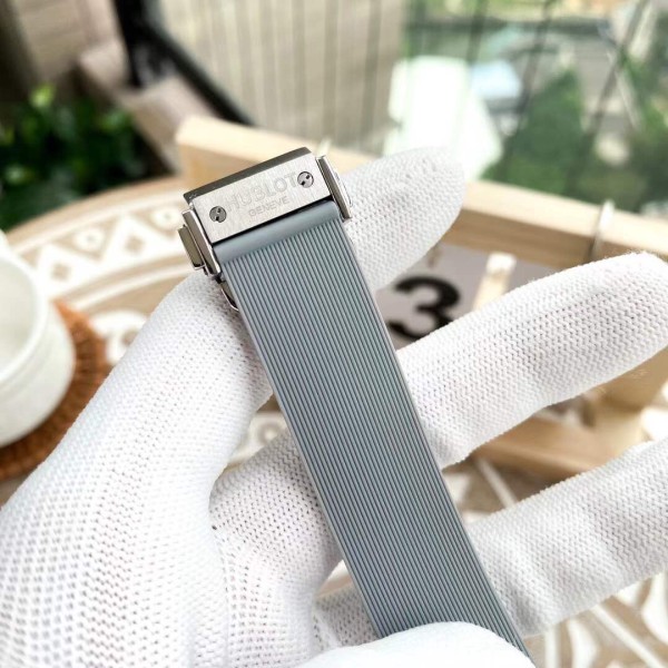 Watches Hublot  315722 size:33*13 mm