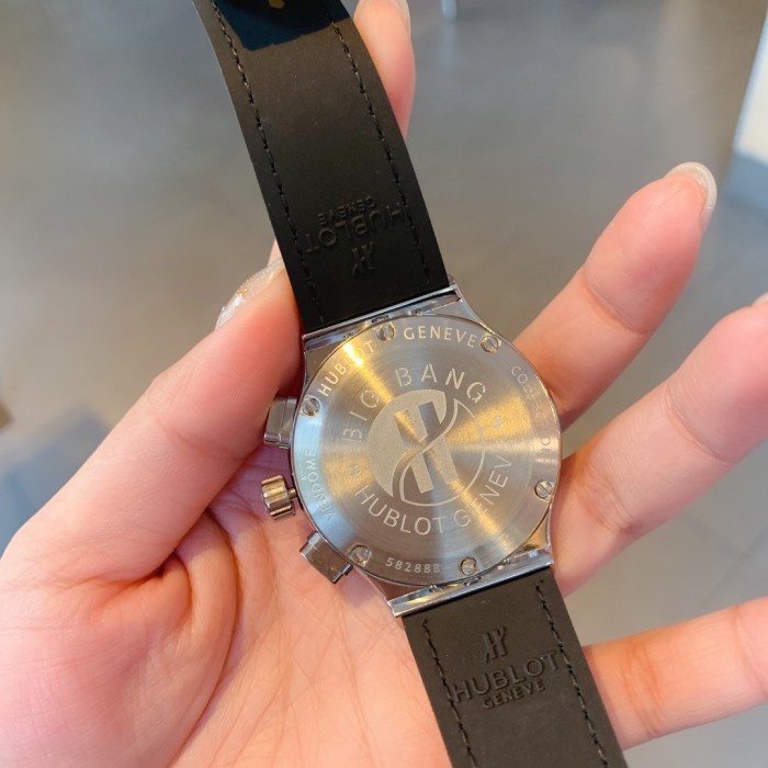 Watches Hublot  315701 size:38 mm