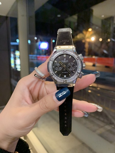 Watches Hublot  315696 size:38 mm