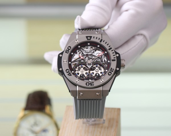 Watches Hublot  315694 size:43*12 mm