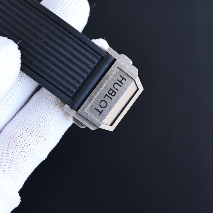 Watches  Hublot BIG BANG 315879 size:45 mm