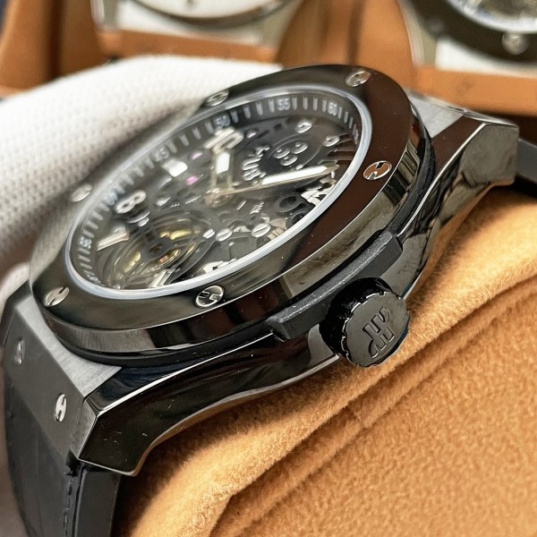 Watches  Hublot 315785 size:42*12 mm