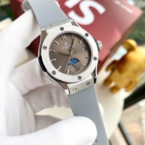 Watches Hublot  315718 size:44*13 mm