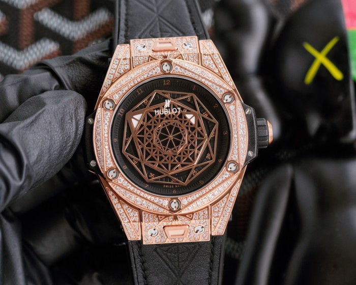 Watches  Hublot 315779 size:42*12 mm