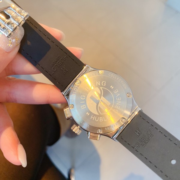 Watches Hublot  315704 size:38 mm