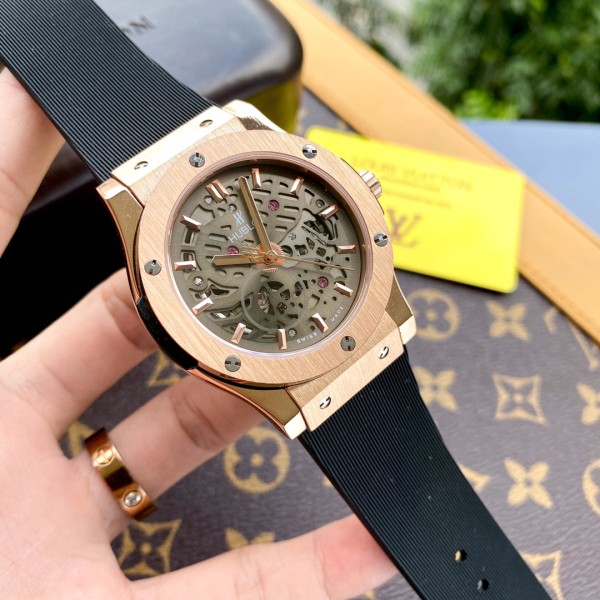 Watches  Hublot 315627 size:44*13 mm