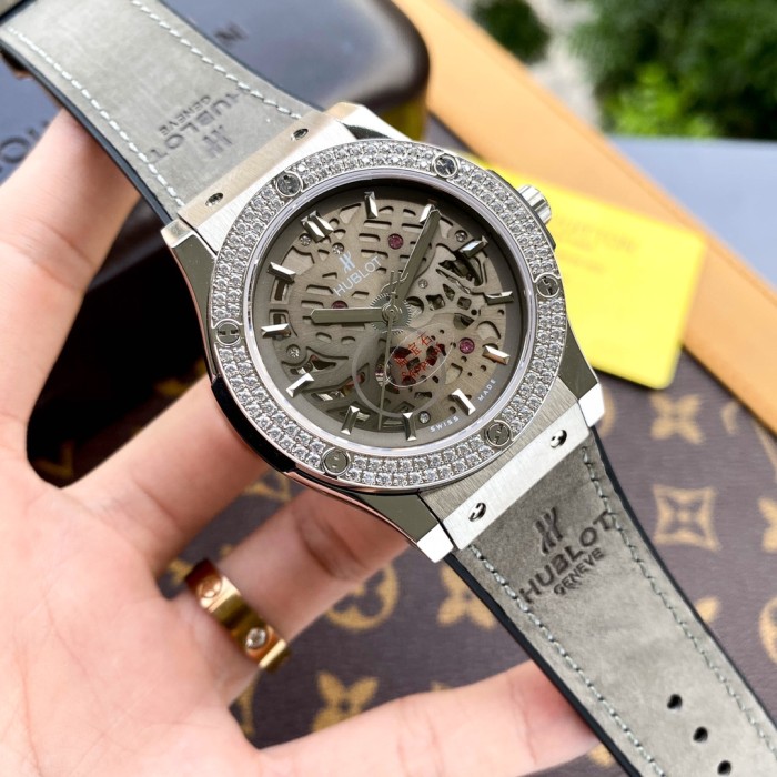 Watches  Hublot 315625 size:44*13 mm