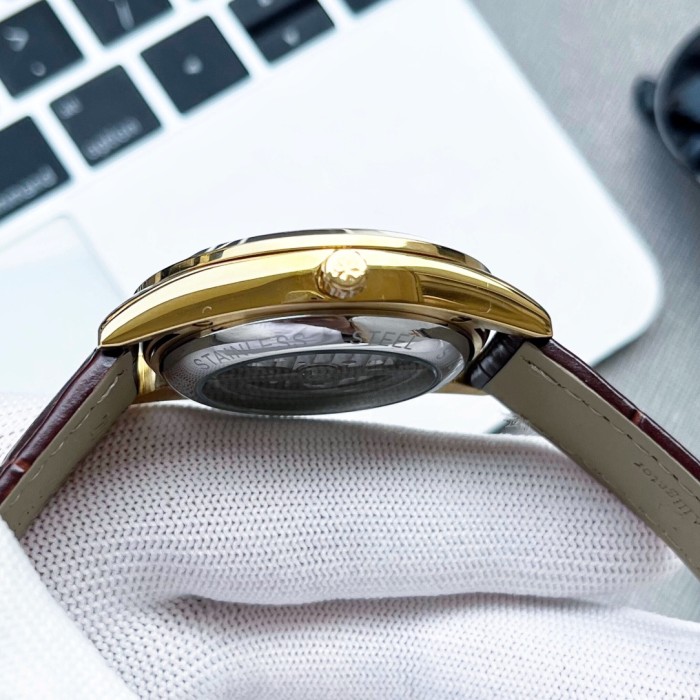 Watches  Hublot  315577 size:40 mm