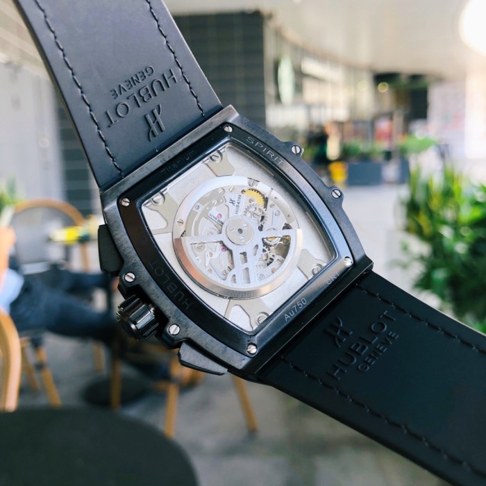 Watches  Hublot  315641 size:42*12 mm