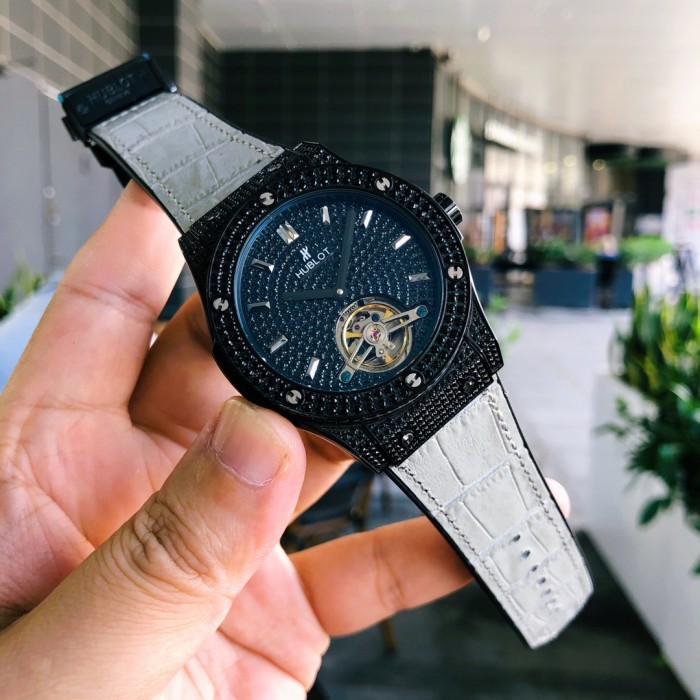 Watches  Hublot  315647 size:42*12 mm