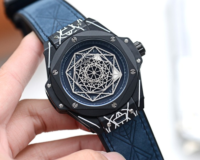 Watches  Hublot  315611 size:42*12 mm