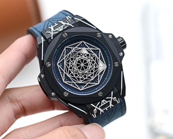 Watches  Hublot  315611 size:42*12 mm