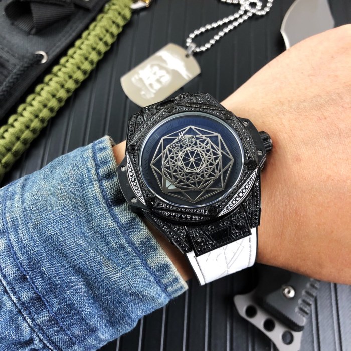 Watches  Hublot  315609 size:45*12 mm