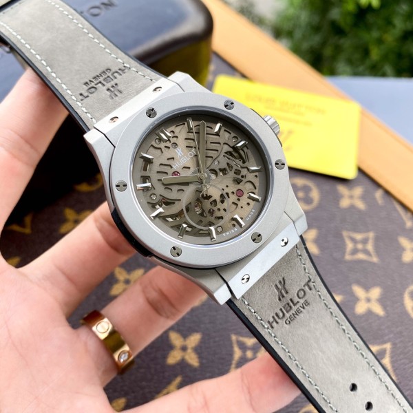 Watches  Hublot 315626 size:44*13 mm