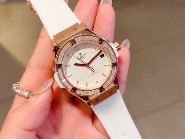 Watches  Hublot  315612 size:42*12 mm