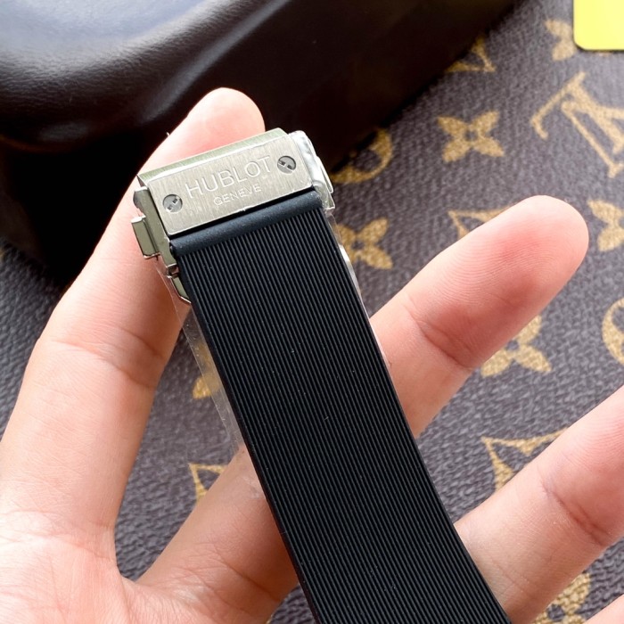 Watches  Hublot 315627 size:44*13 mm