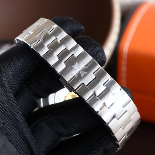 Watches Hublot  315011 size:41.5 mm