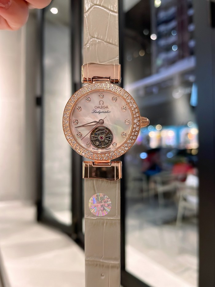 Watches OMEGA Ladymatic 318707 size:35*12 mm