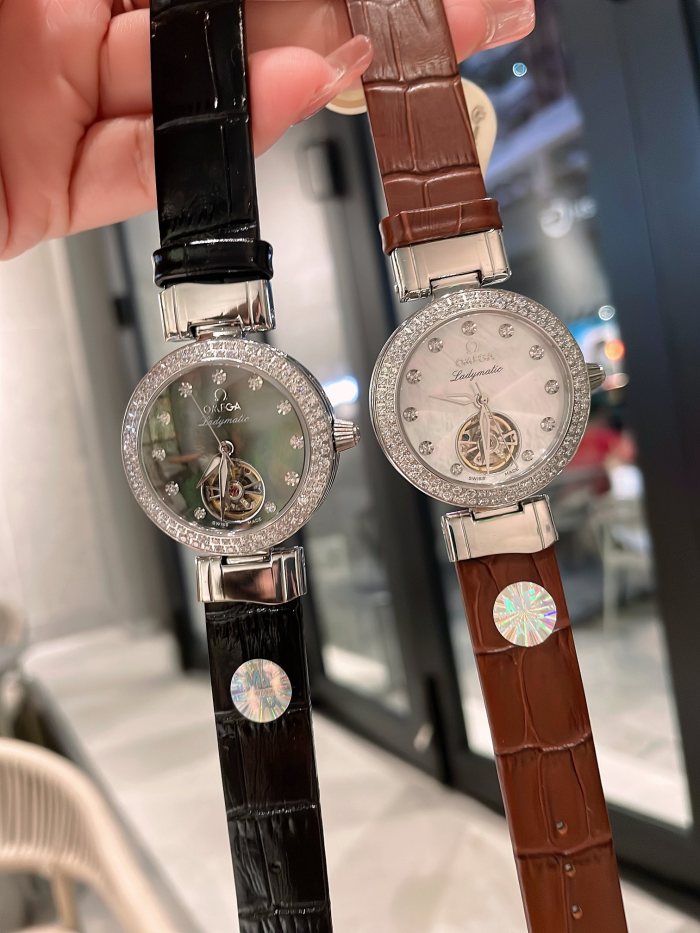 Watches OMEGA Ladymatic 318707 size:35*12 mm