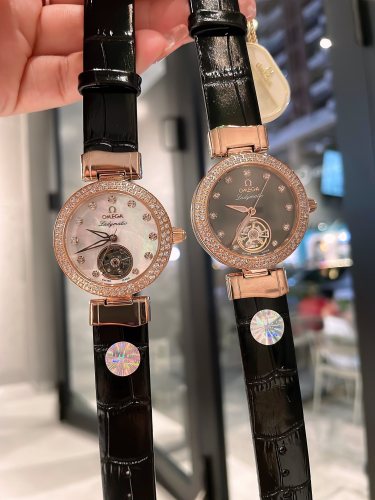 Watches OMEGA Ladymatic 318707 size:35*12 mm