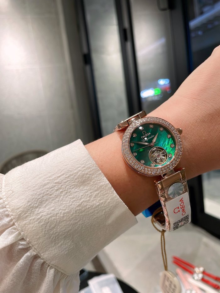 Watches OMEGA Ladymatic 318709 size:35*12 mm