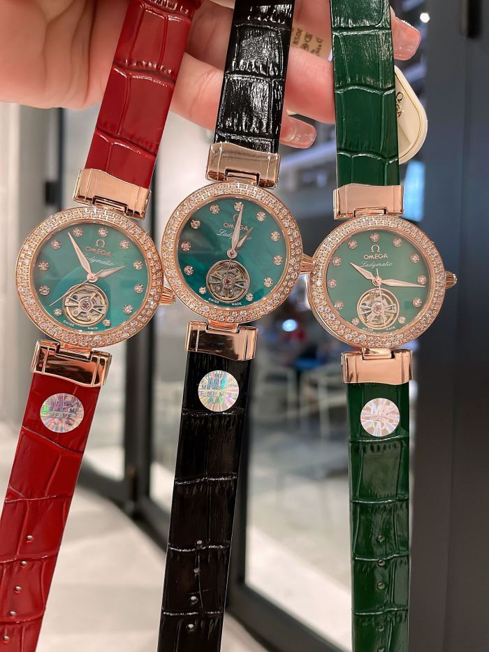 Watches OMEGA Ladymatic 318768 size:35*12 mm