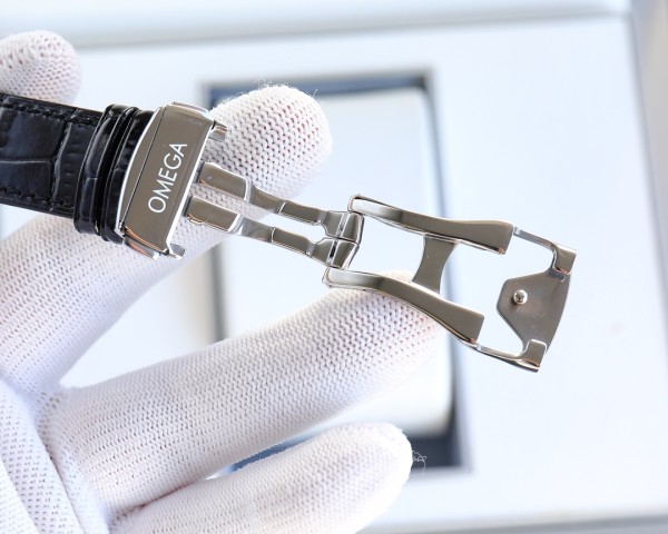 Watches OMEGA 83145368 size:41*11 mm