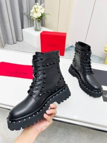 Valentino Garavani Rockstud combat boot in calfskin