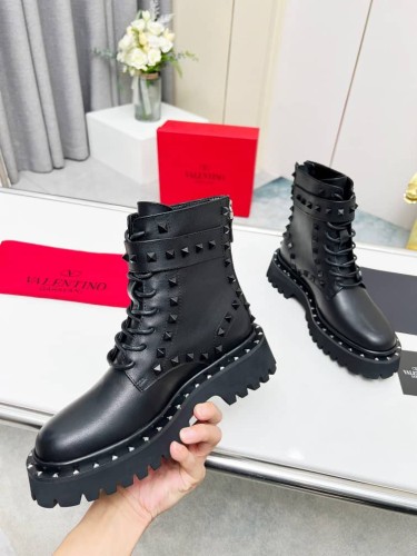 Valentino Garavani Rockstud combat boot in calfskin
