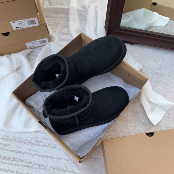 UGG Classic Mini Platform Boot Black (Women's)