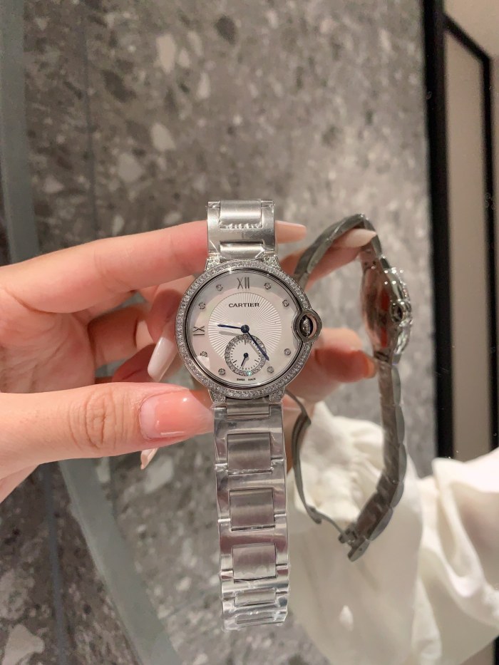 Watches Cartier 322109 size:33 mm