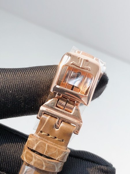 Watches Jaeger-LeCoultre 3356868 size:40.1*20 mm