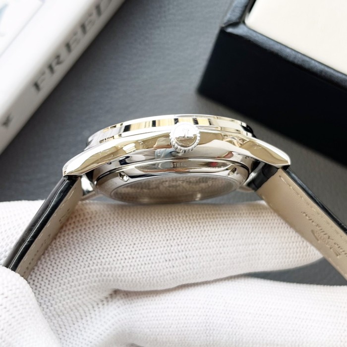 Watches Jaeger-LeCoultre 322250 size:40*12 mm