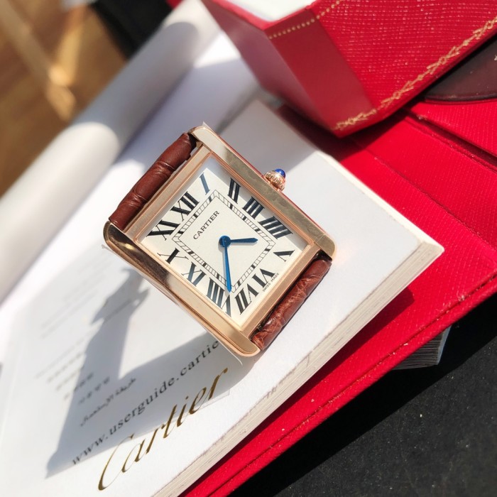 Cartier Tank W5200024 size 31*24.4 mm