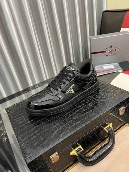 Prada Downtown patent leather sneakers Black