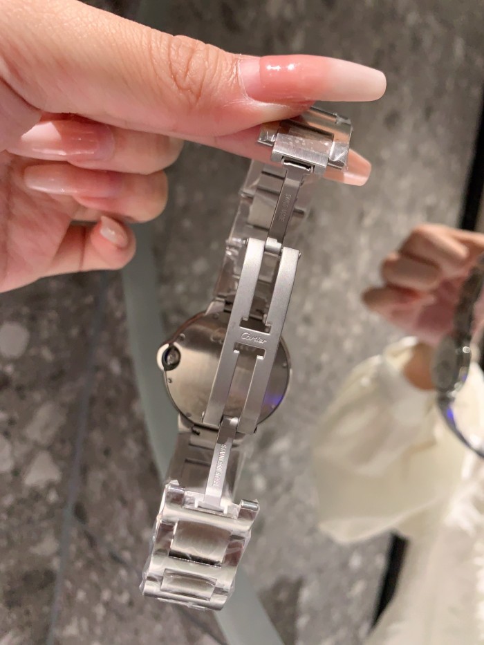 Watches Cartier 322110 size:33 mm